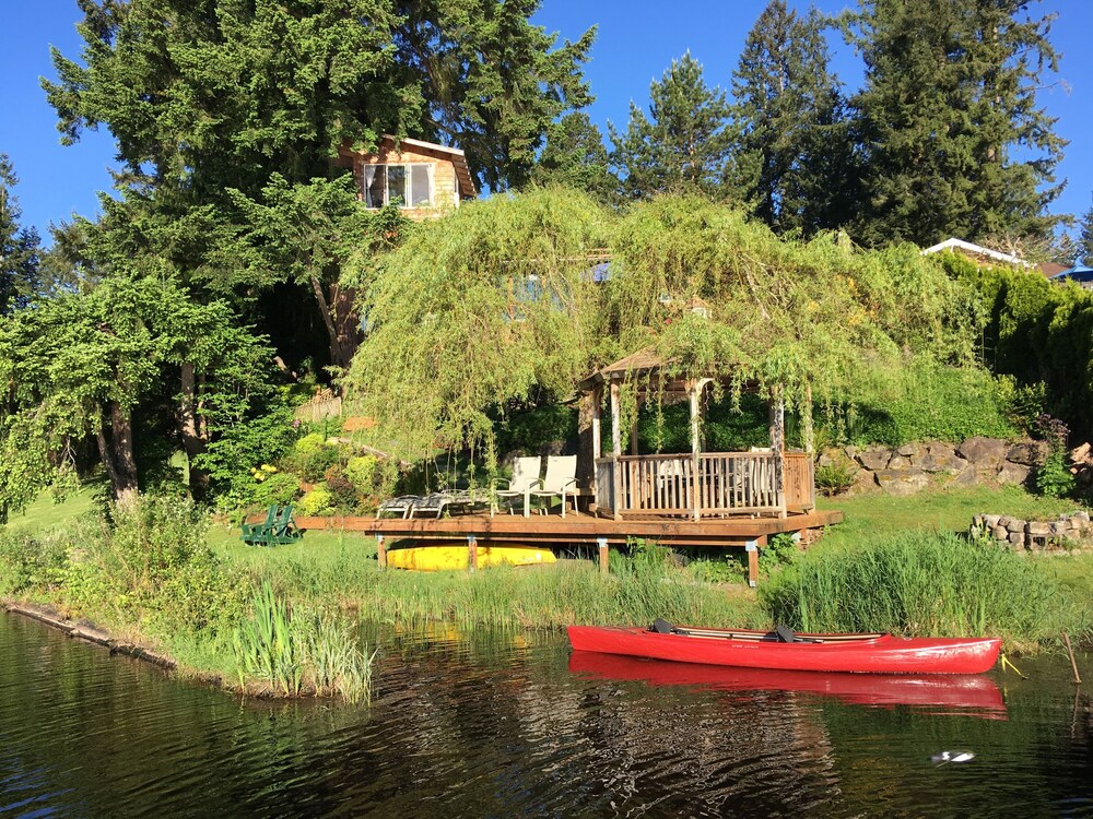 Cottage Lake Bed And Breakfast 31/50