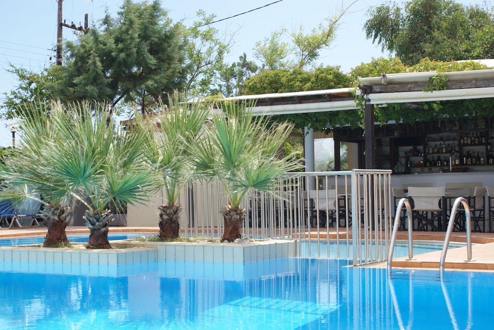 SUNNY SUITES 9/51