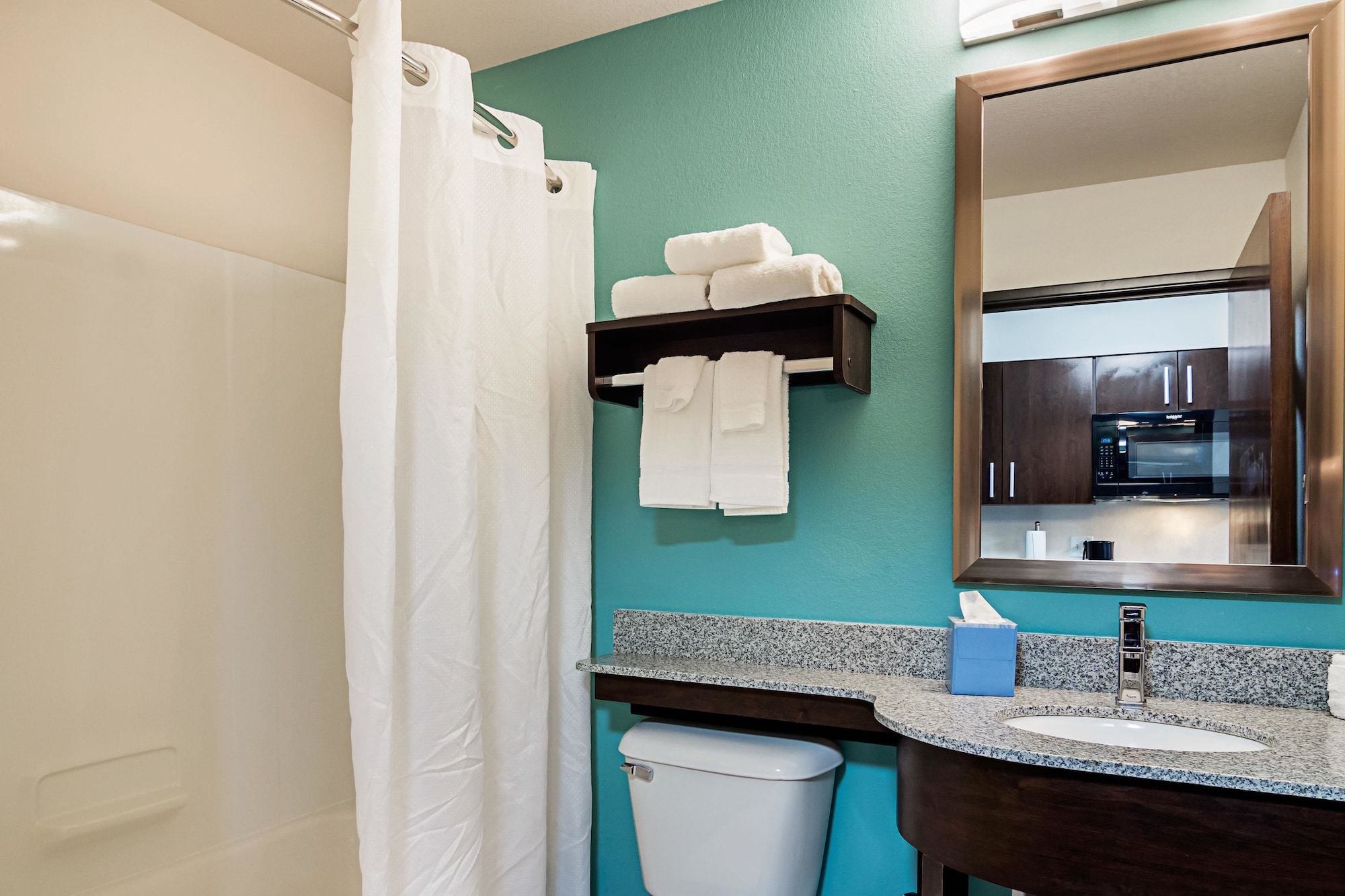 Efficiency, Queen Bed، Suburban Studios Monaca - Pittsburgh 2/2