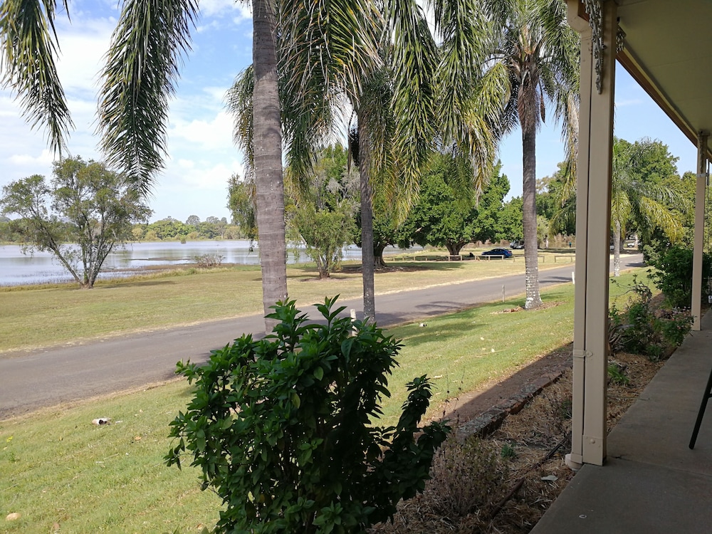 Lakeside Lodge Motel 62/69