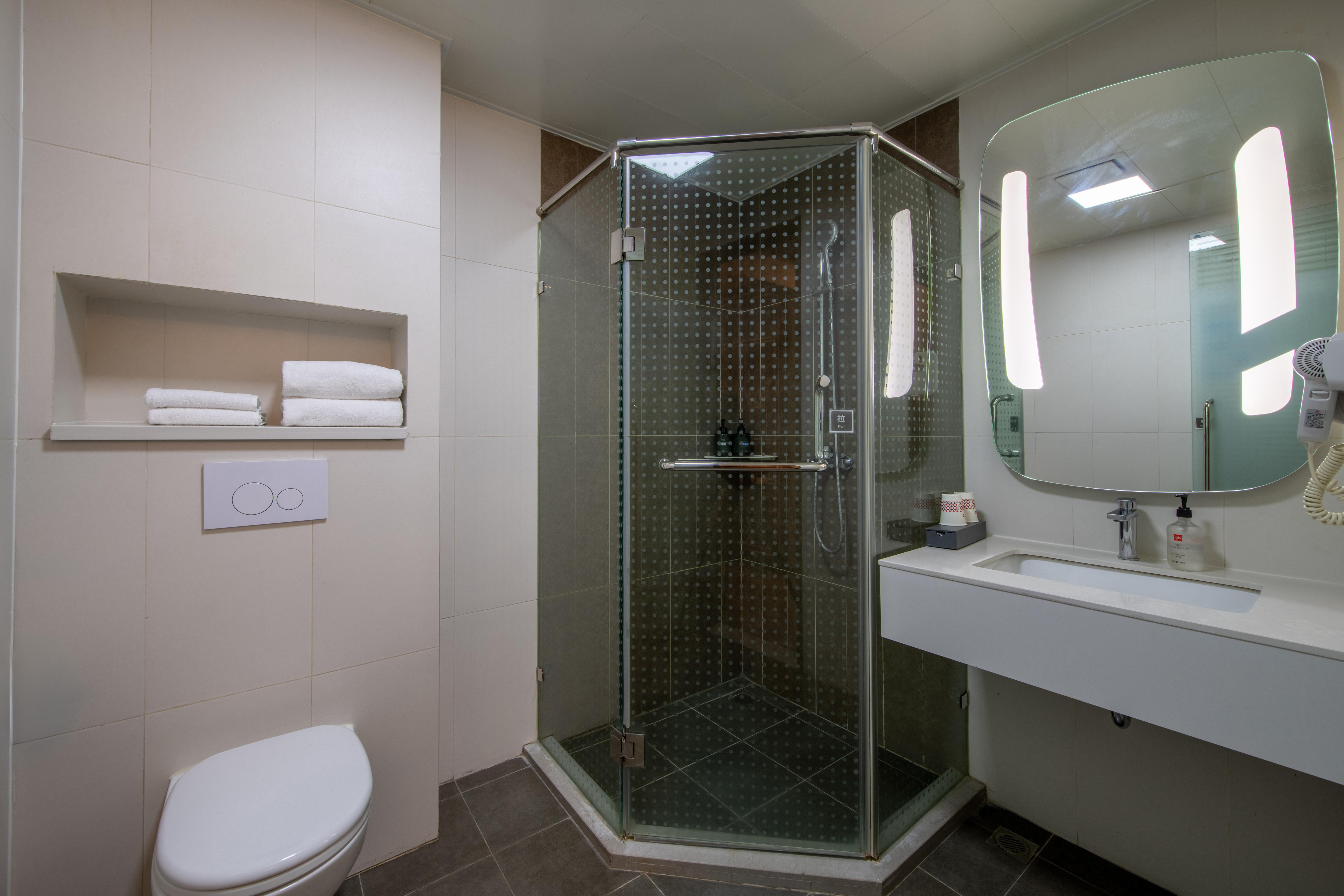IBIS Nanjing South Railway Station North Square Hotel 50/50