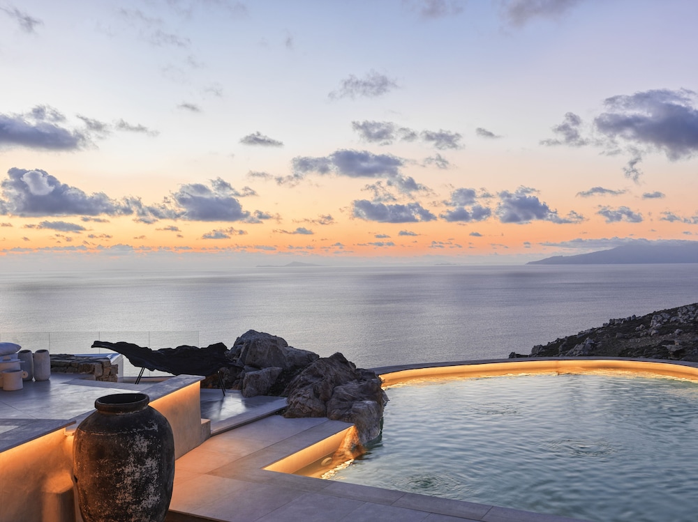 Myconian Panoptis Escape - Small Luxury Hotels of the World 50/50
