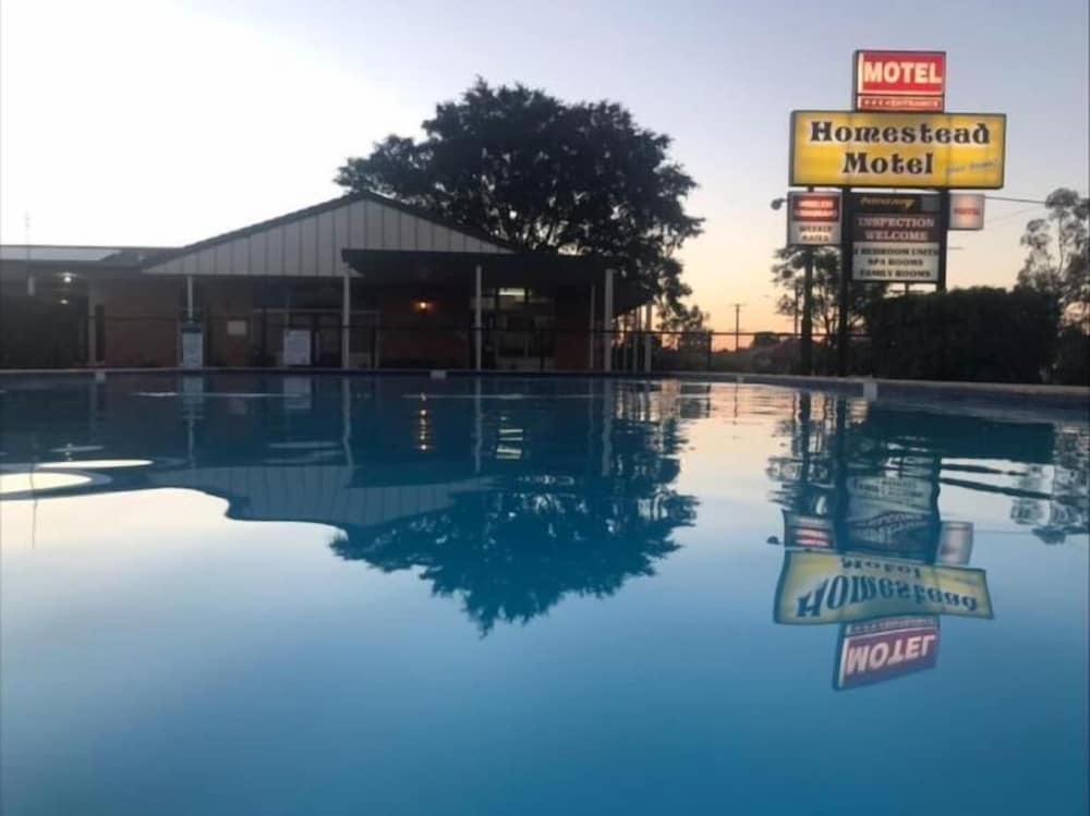 Homestead Motel 2/59