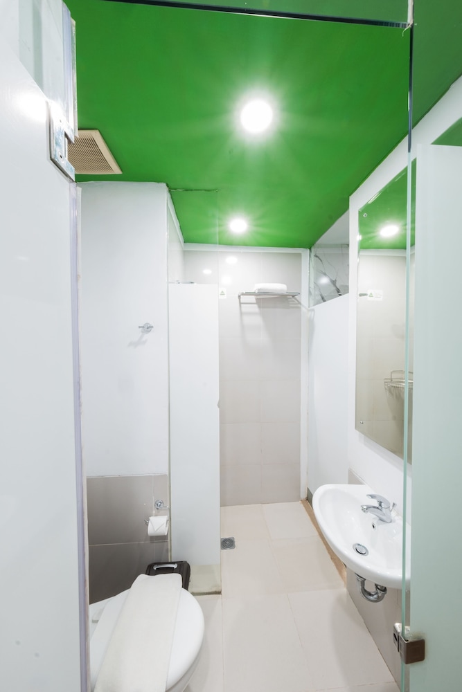 Whiz Prime Balikpapan 63/63