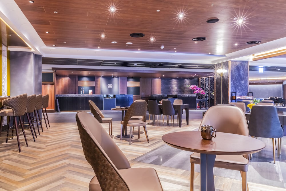Saint Art Hotel 20/30