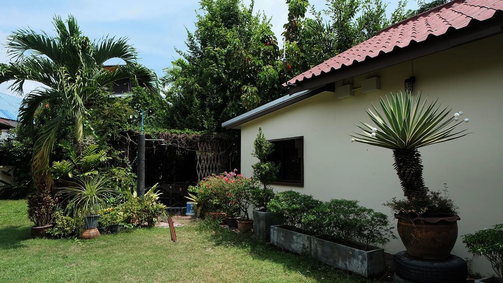 Ron's Bungalow 17/20