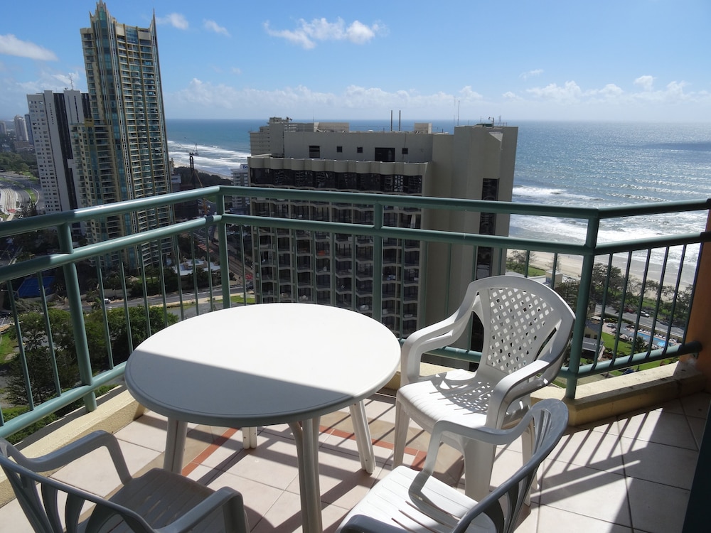 Mantra Crown Towers Surfers Paradise 4/95