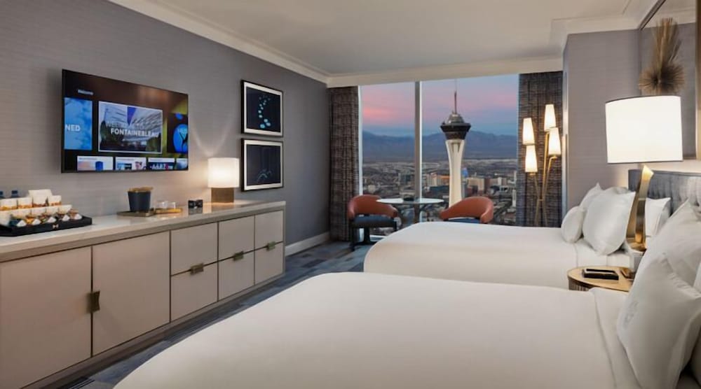 Gold, 2 Queen Beds, Mountain Great View