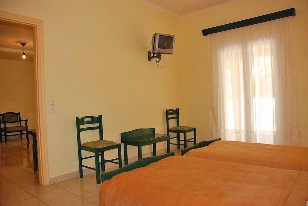 Paramonas Hotel 28/50