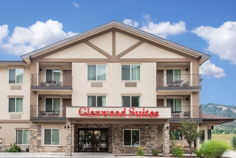 コンフォート イン&スイーツ グレンウッドスプリングス オン ザ リバー 写真1