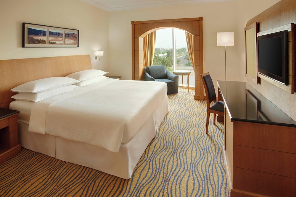 Standard, King Bed, City View