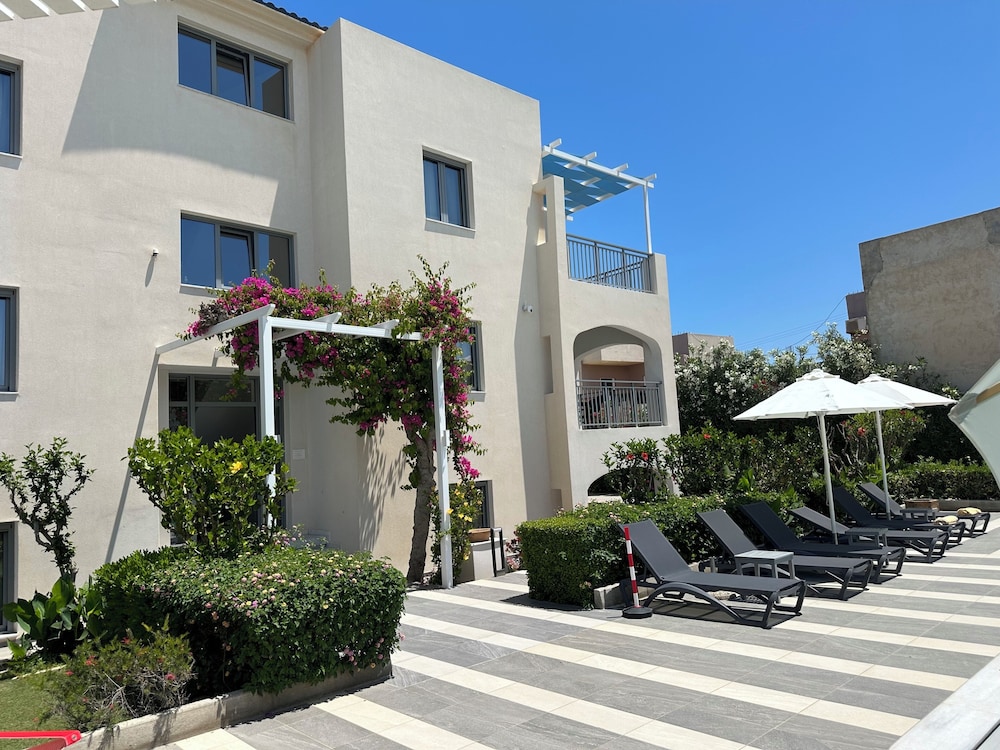 Evdokia Suites 51/58