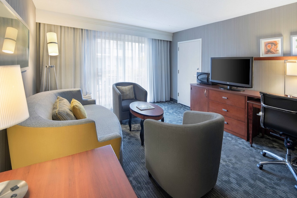 Courtyard by Marriott Southfield 34/54
