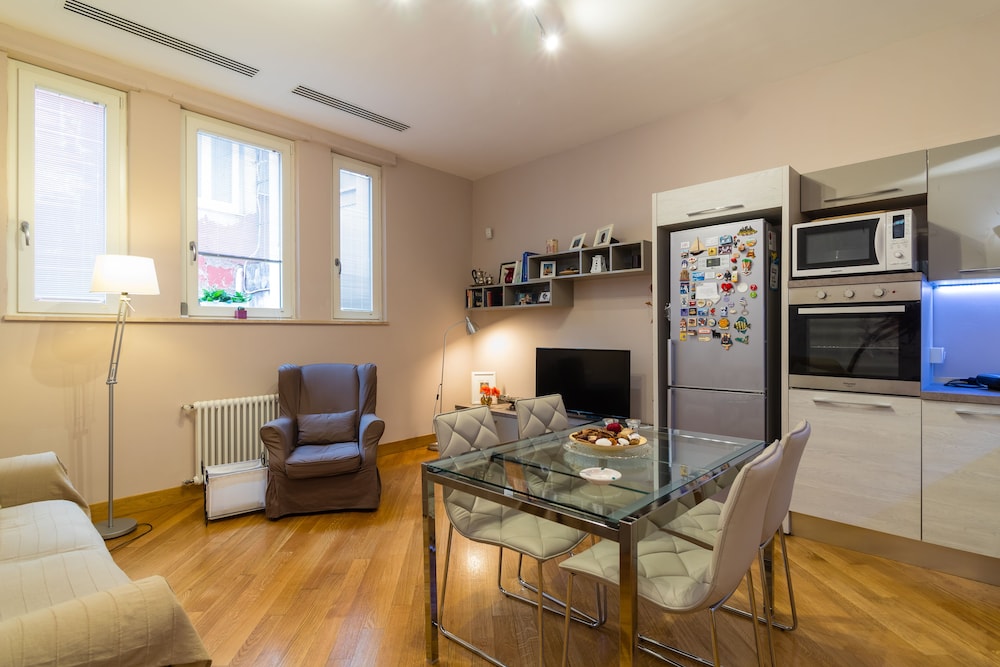 Apartment Municipio I Bh 94 9/18