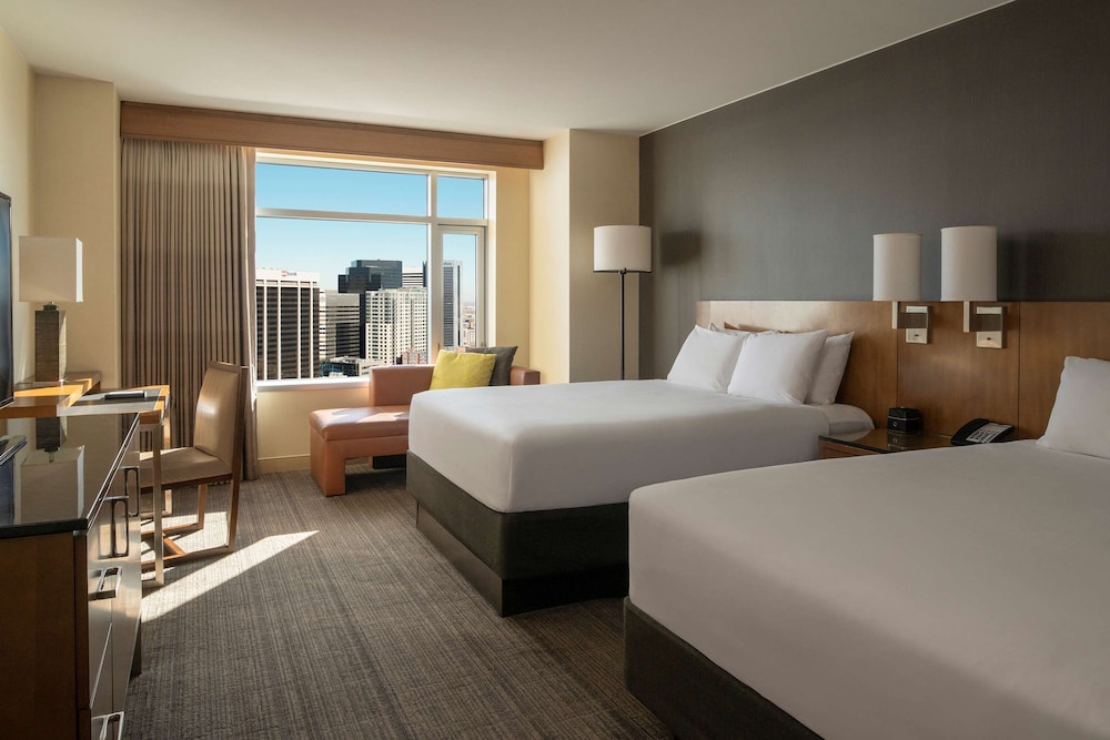 Hyatt Regency Denver 19/77