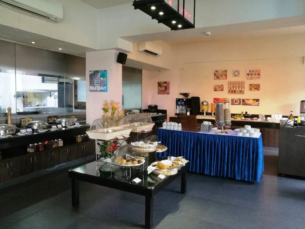Golden Tulip Candolim Goa 60/77