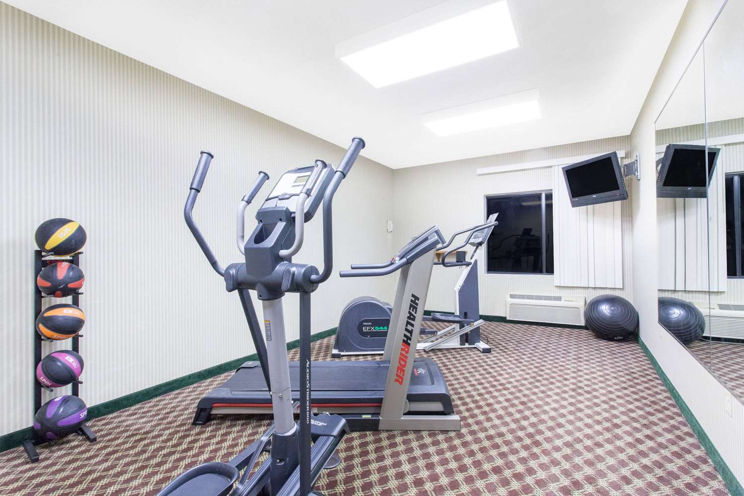 Days Inn & Suites by Wyndham Seaford 20/26