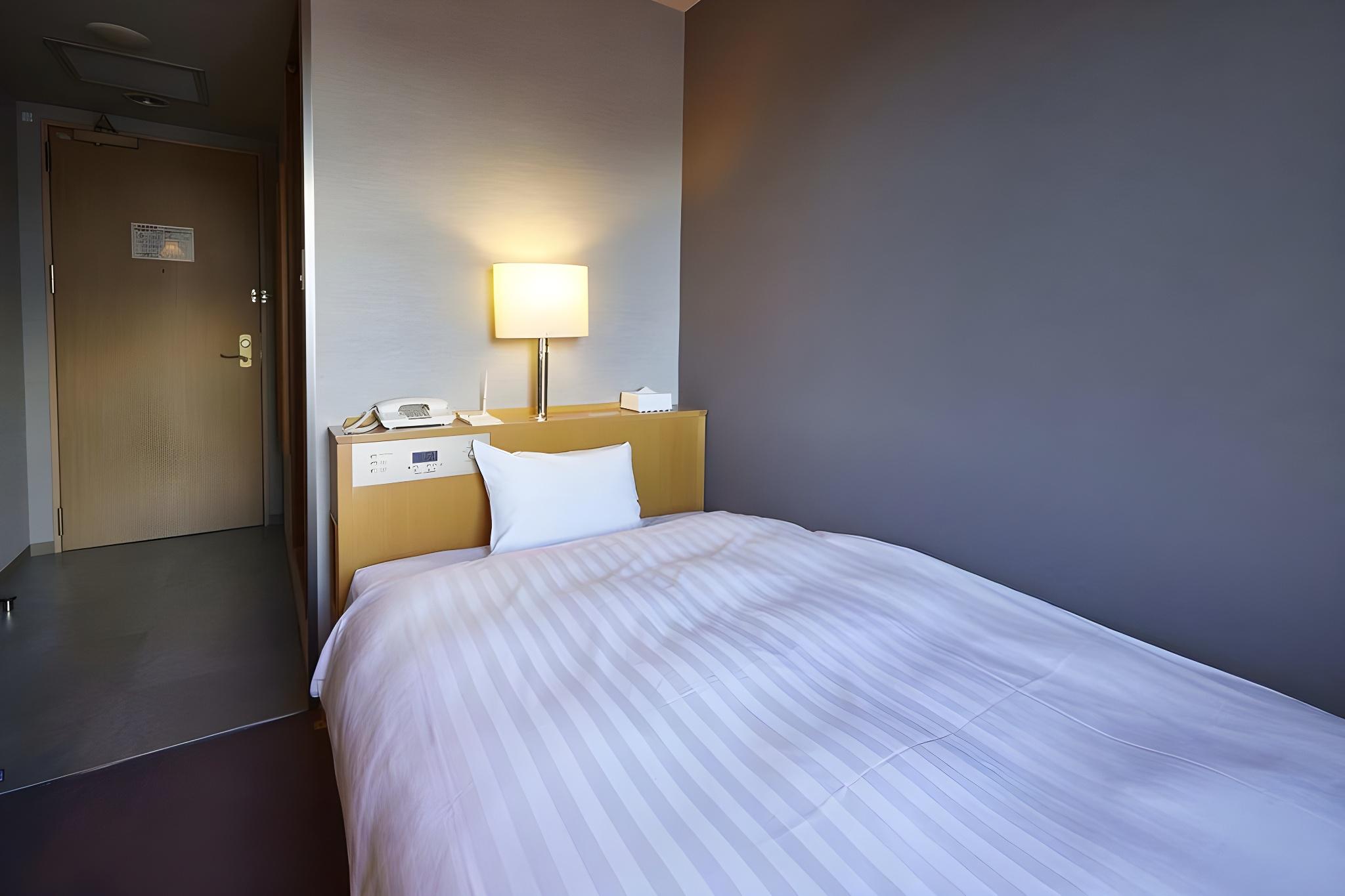 Semi Room, Semi Double Bed, Smoking