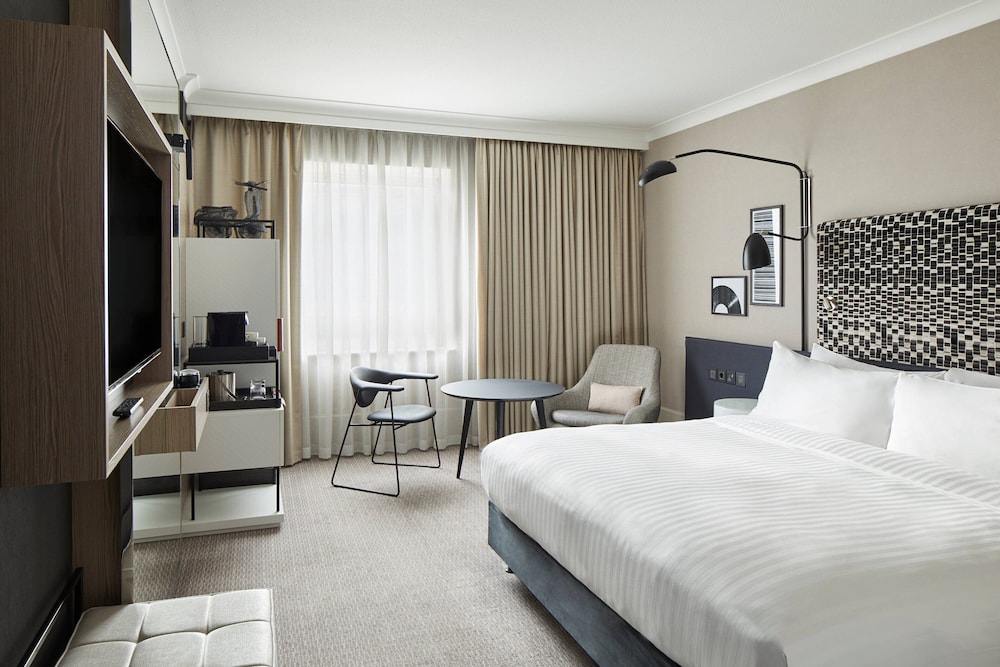 SUPERIOR, KING BED