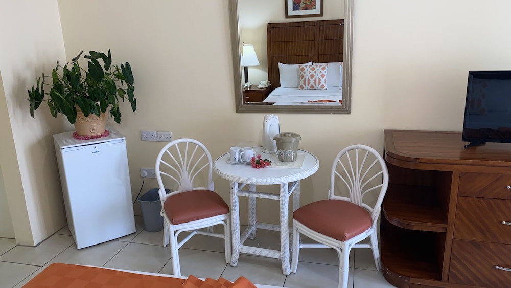 Bay Gardens Inn 51/75