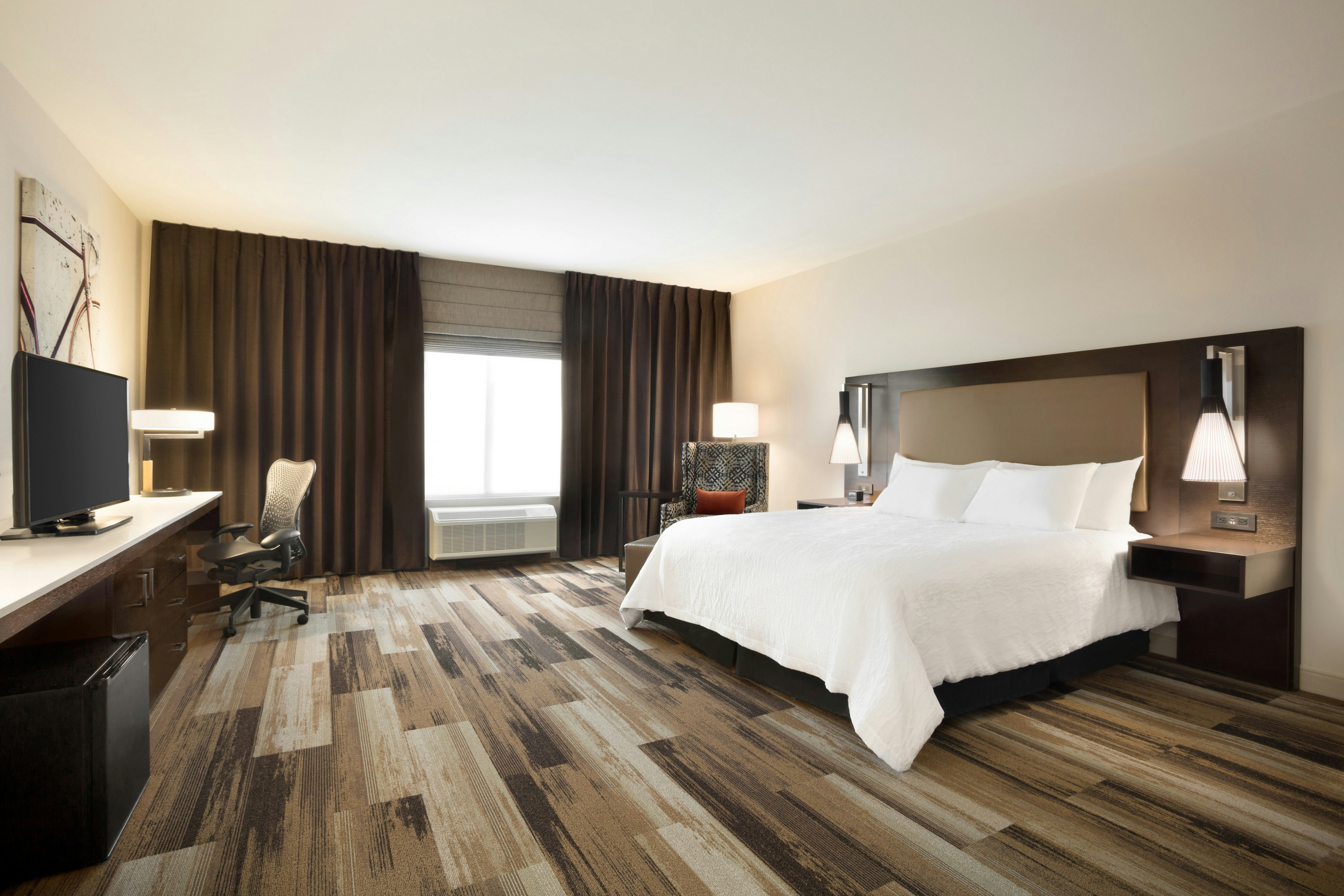 ROOM, KING BED, ACCESSIBLE