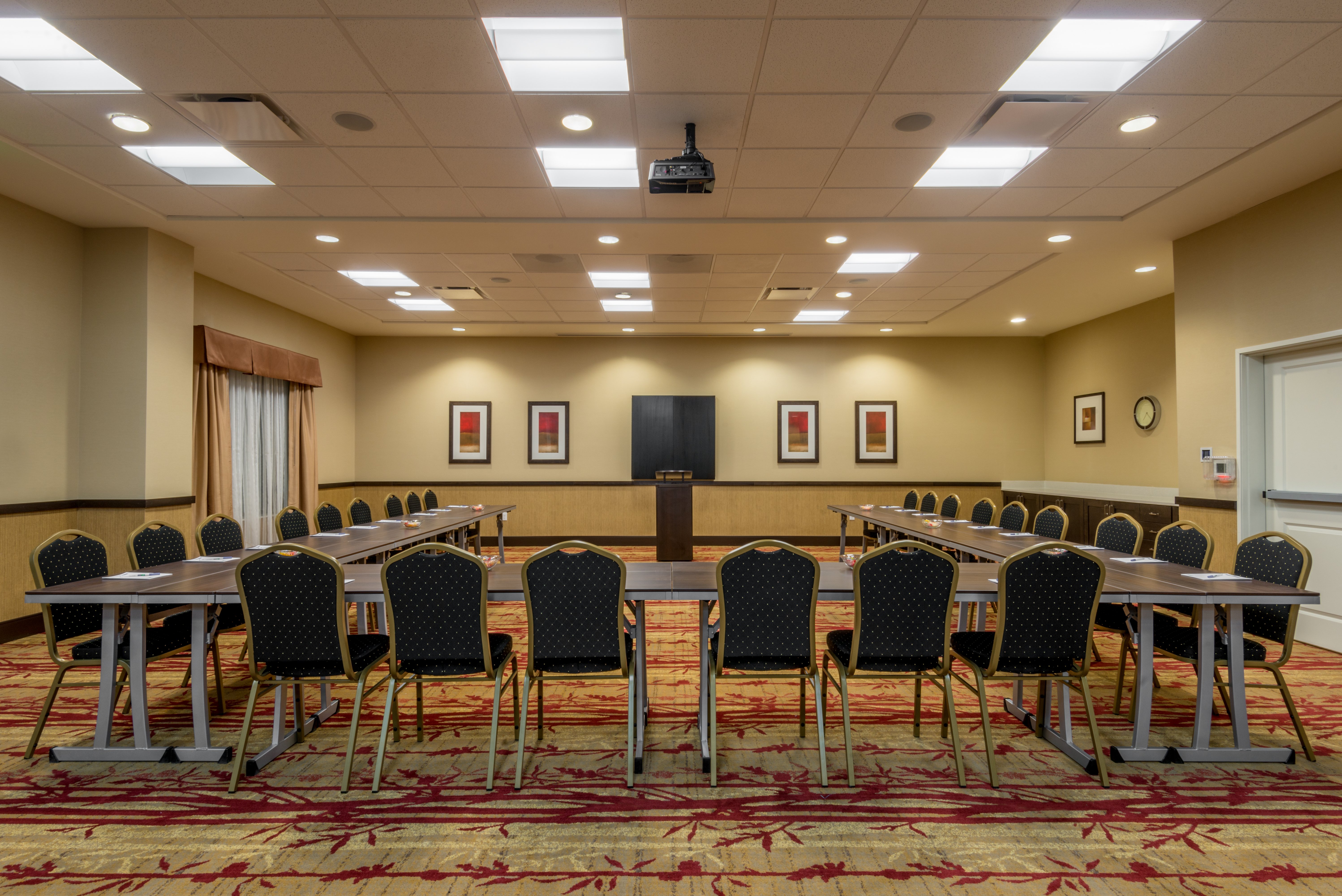 Holiday Inn Express & Suites Denver South - Castle Rock 47/54