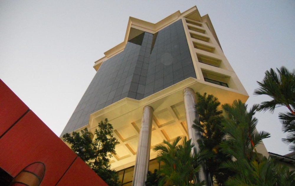 Gokulam Park Inn 5/57
