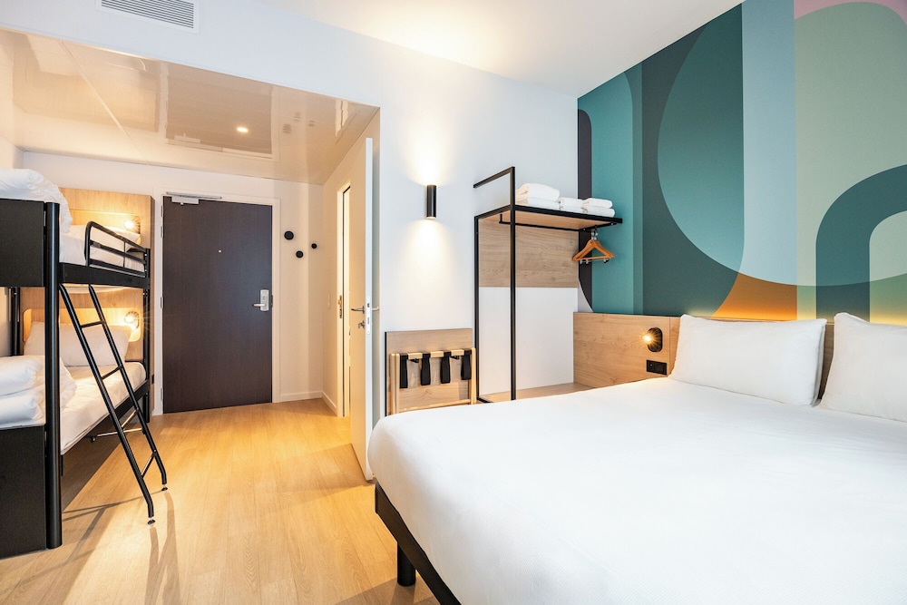 Room, Quadruple, 1 Double and 2 Bunk Beds