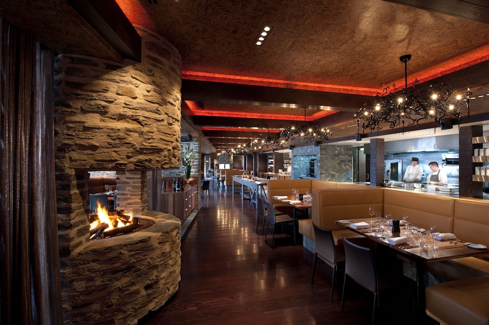 QUEENSTOWN VILLAGE APARTMENTS 41/54