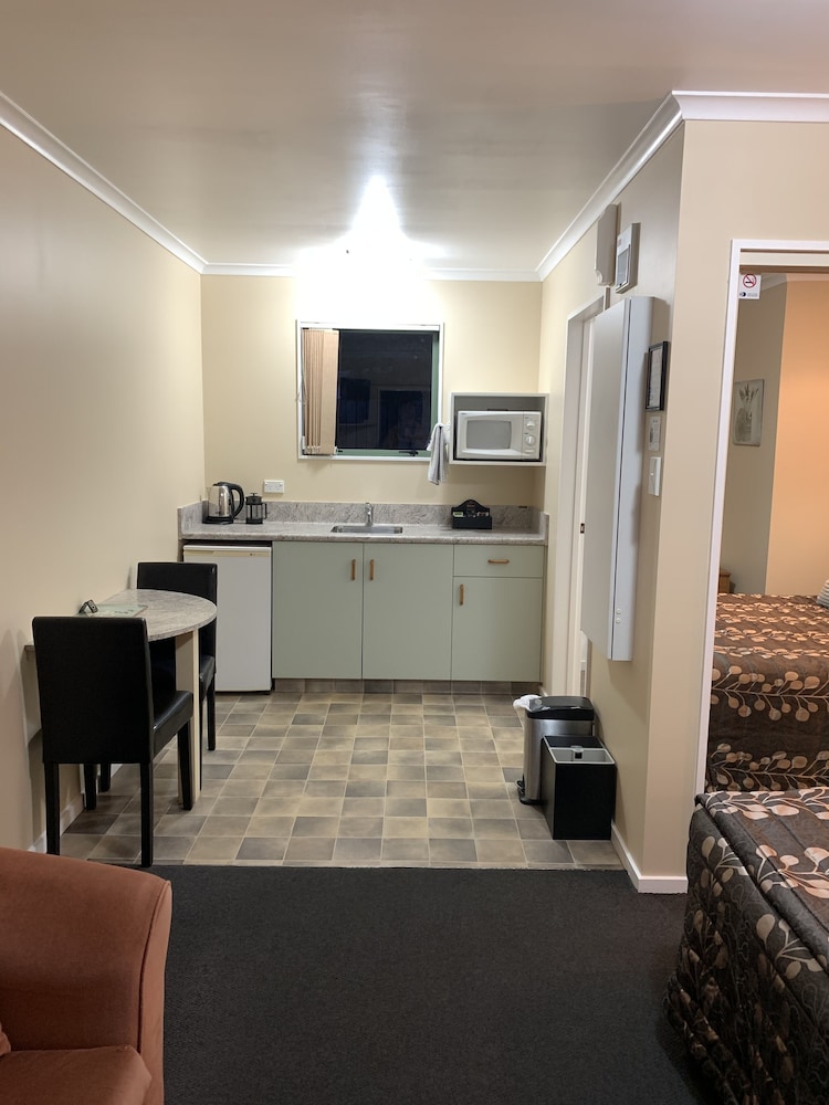Aldan Lodge Motel 38/47