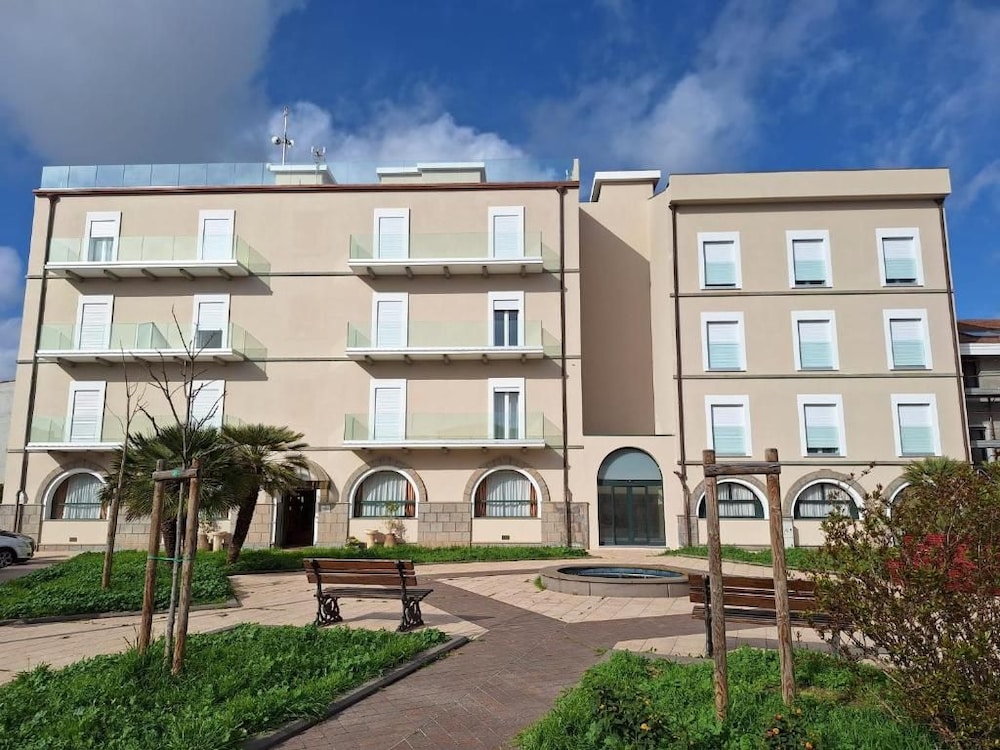 Hotel Villa delle Rose 37/39