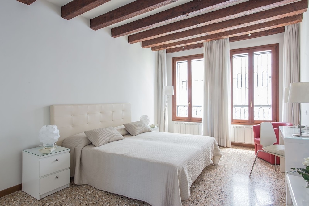 Venezia - Calle della Regina 752b 3/23