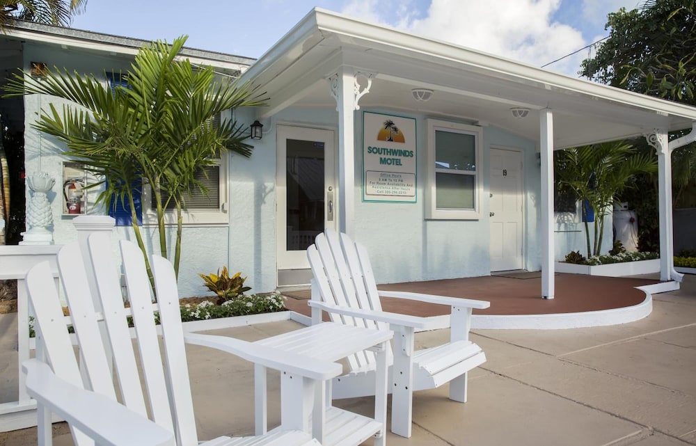 Southwinds Motel 7/45
