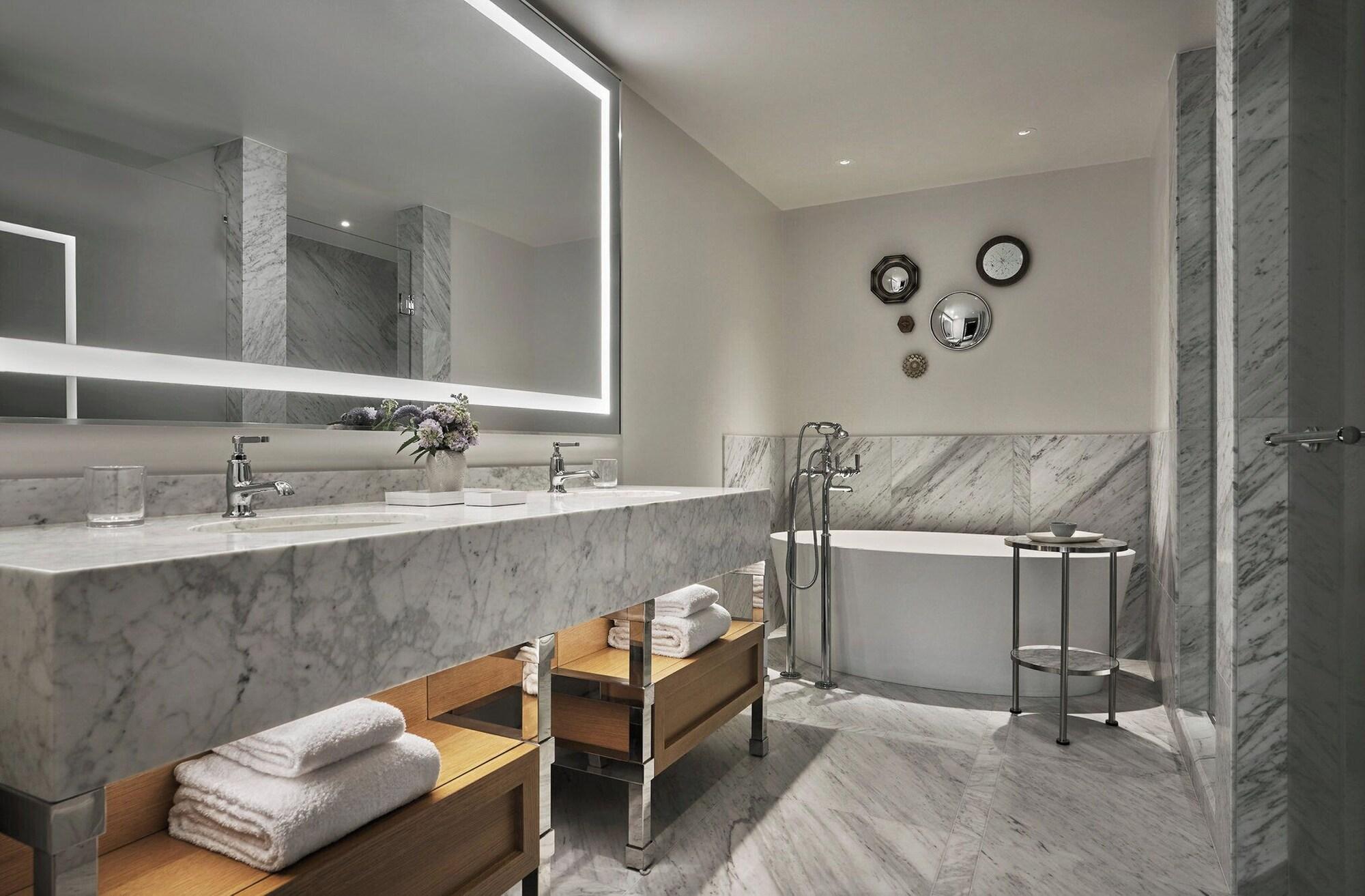 جناح تنفيذي بإطلالة على المدينة لذوي الإعاقة، Four Seasons Hotel New Orleans 2/2