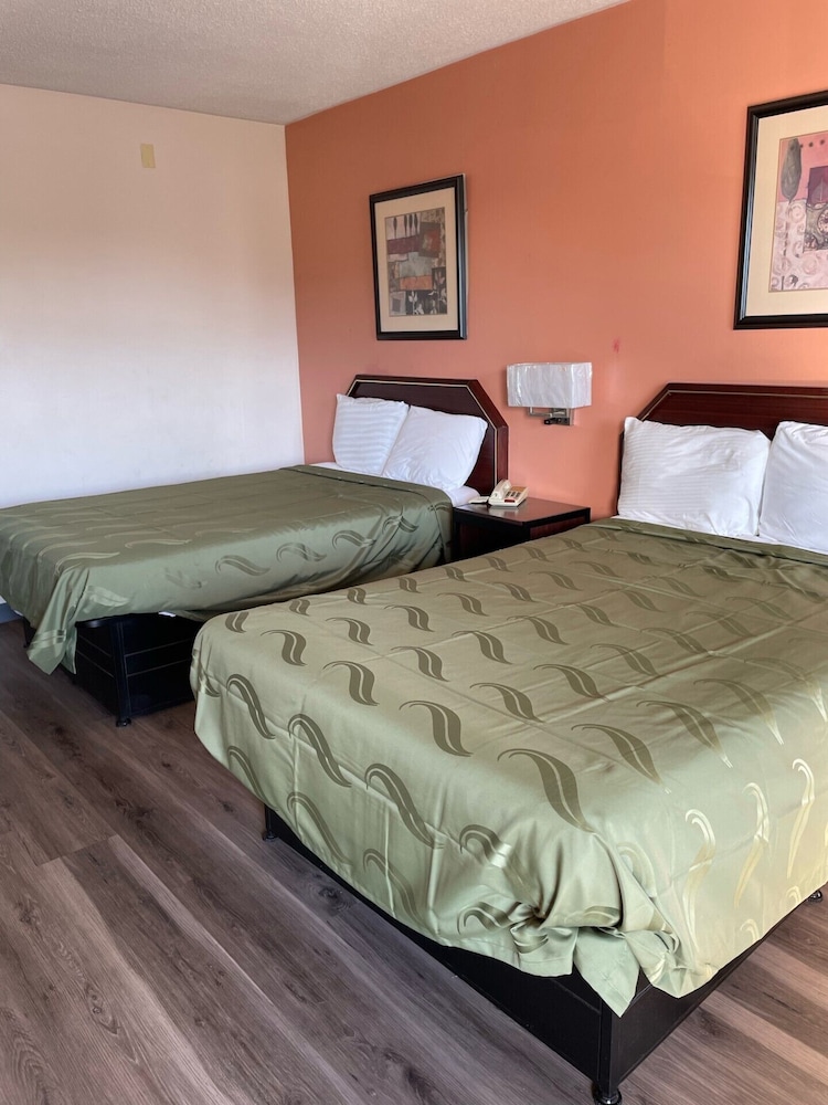 Express Inn -Rahway 8/46