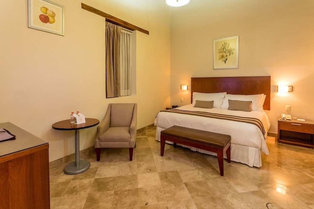Hotel Parador de Alcalá 16/75