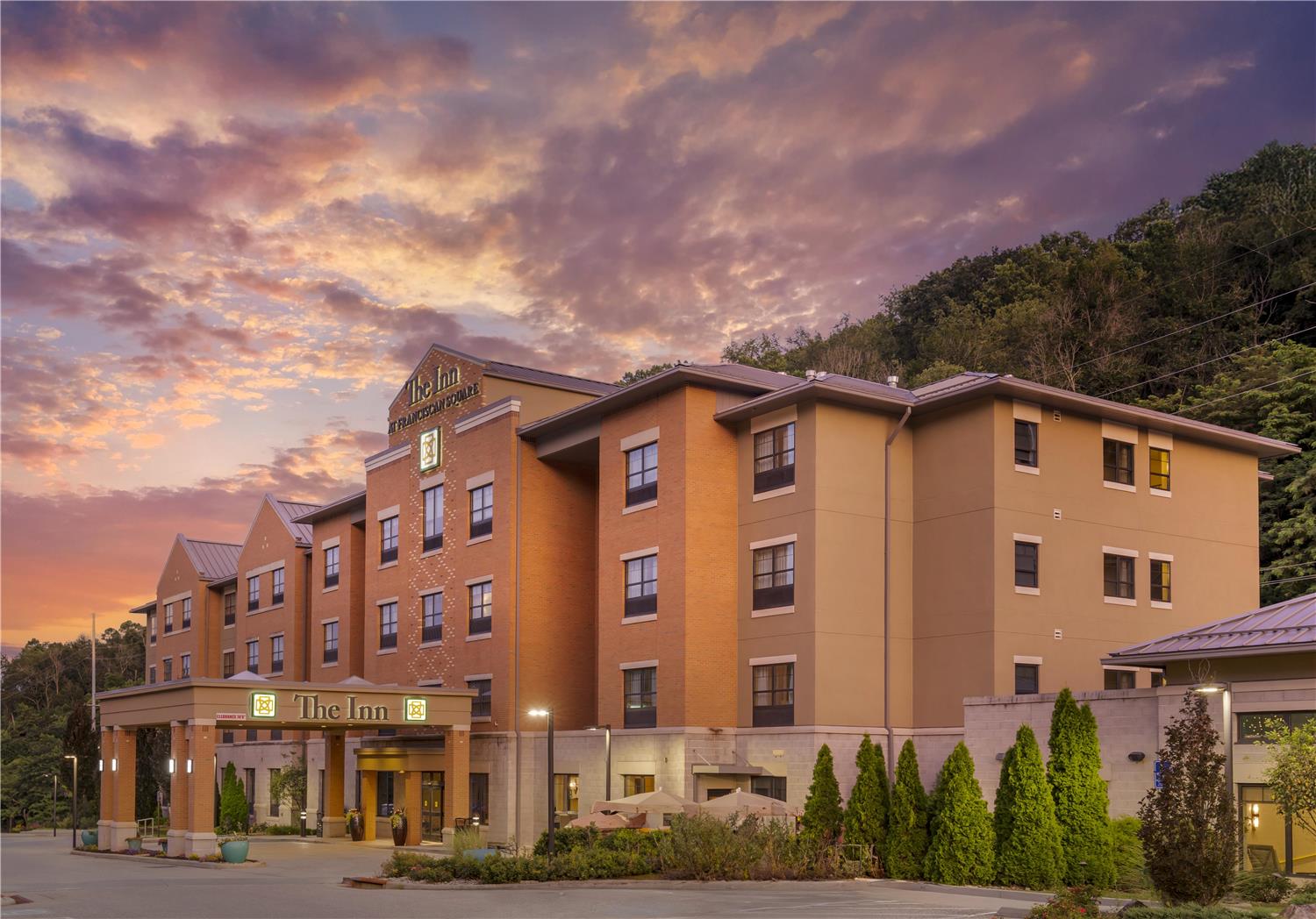 Best Western Plus Franciscan Square Inn and Suites Steubenville 2/47