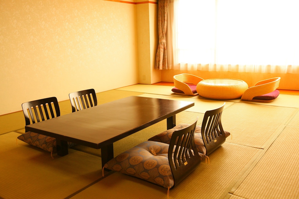 Hotel Mikawa Kaiyoukaku 32/45