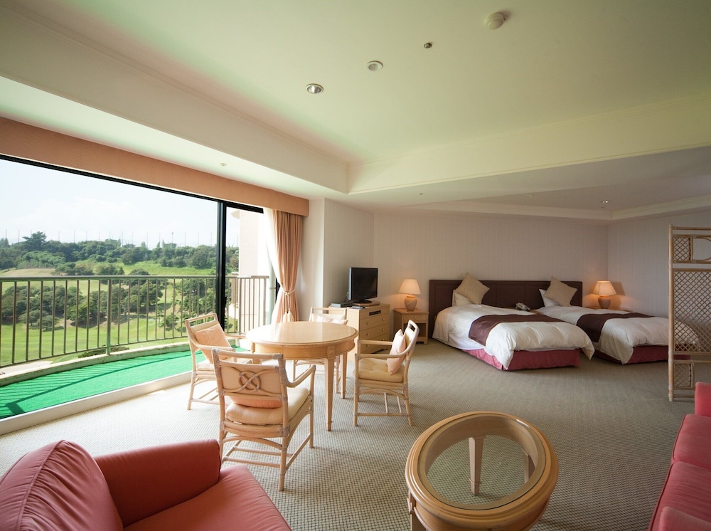 Onahama Ocean Hotel Golf Club 16/30