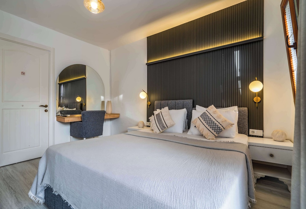 Bugra Alacati - Adults Only 3/42