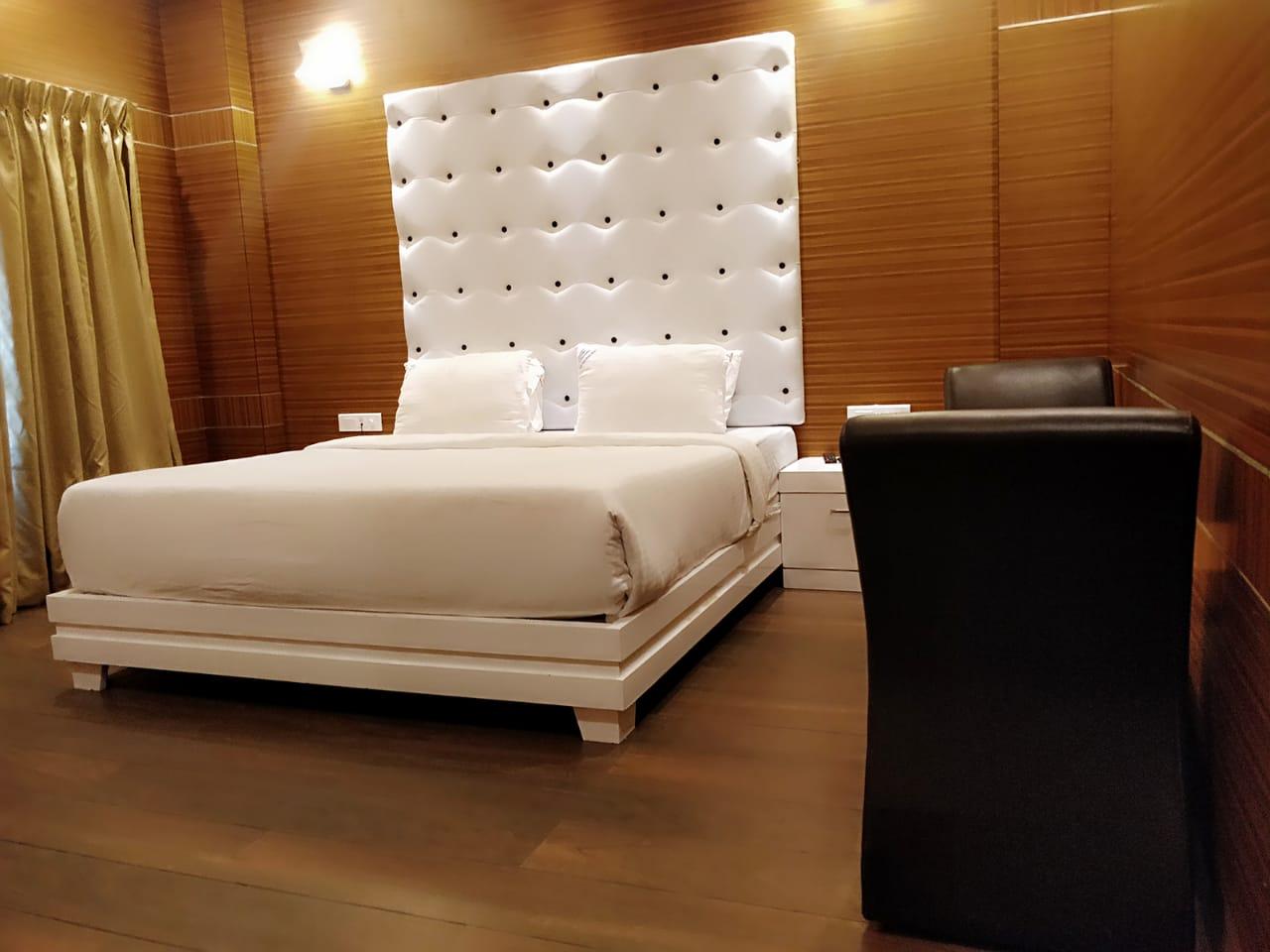 Super, Deluxe, Double Bed, Pool View