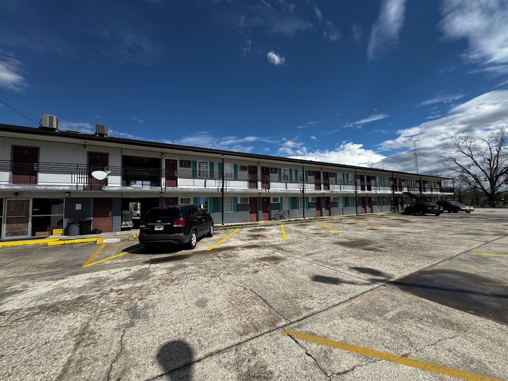 OYO Briarwood Motel 32/49