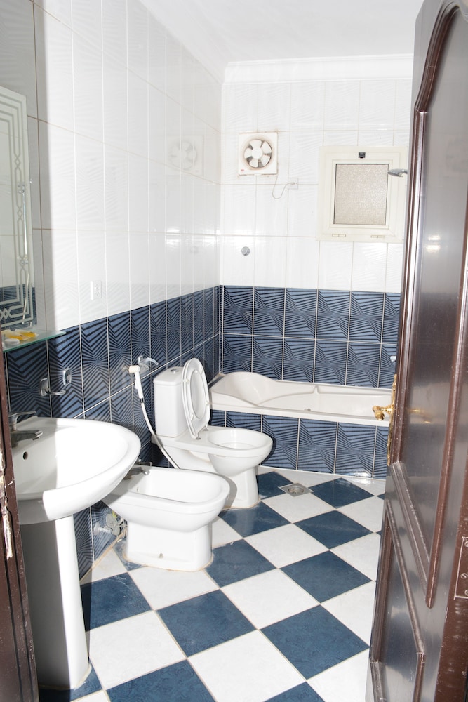 العييرى للوحدات السكنيه 3(Al Eairy Furnished Apt Al Madinah 3) 53/53
