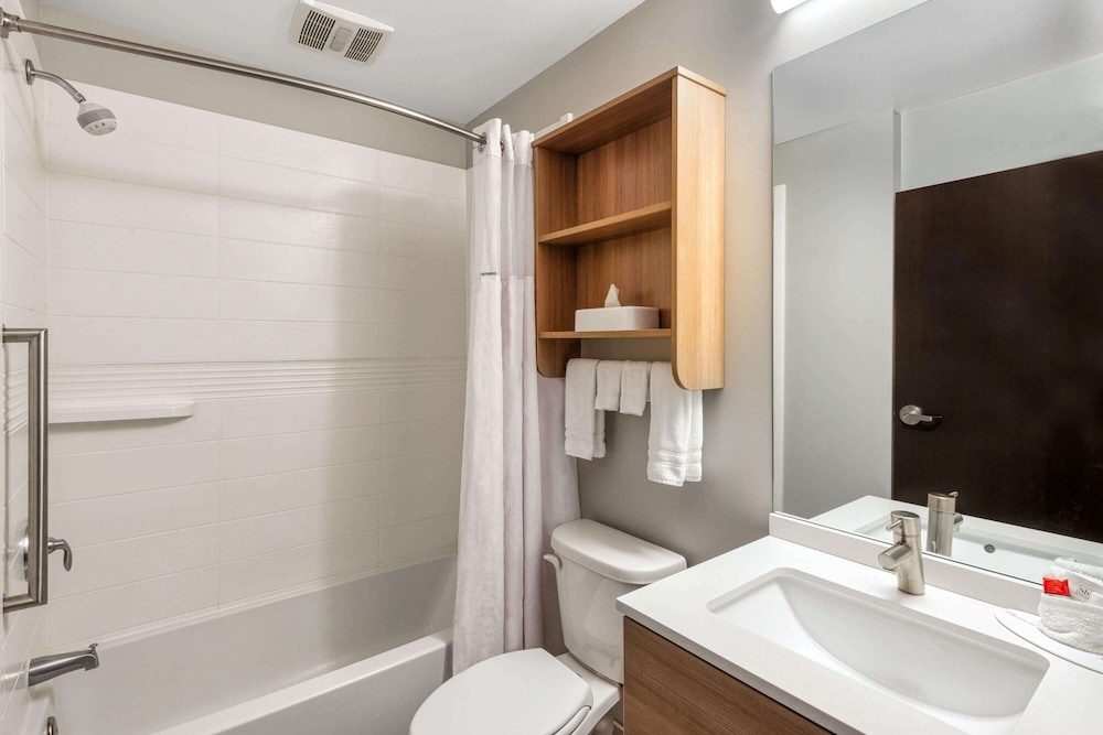 Microtel Inn and Suites by Wyndham Warsaw 39/42