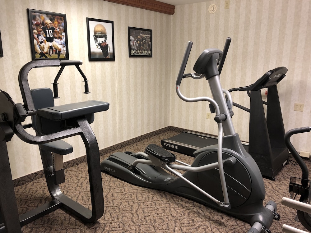 Ramada by Wyndham Saginaw Hotel and Suites 11/28