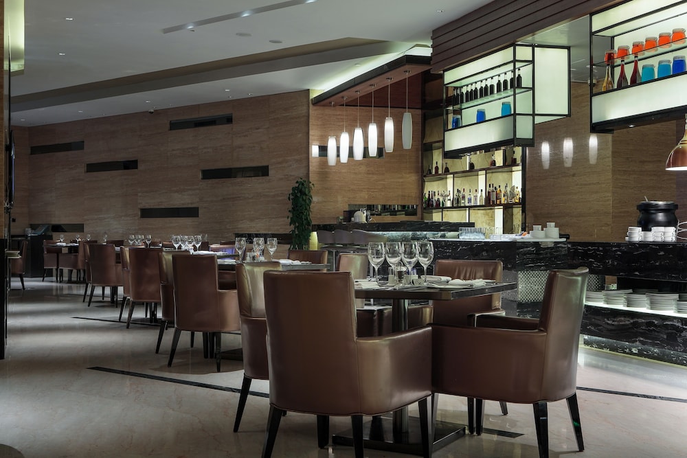Pullman Anshan Time Square 57/73