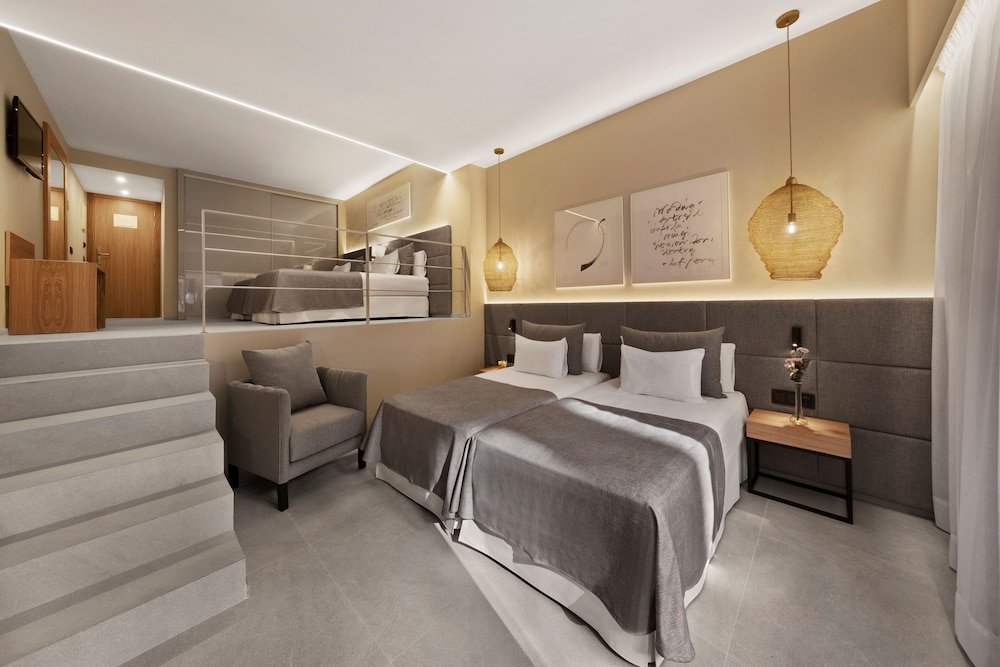 ROOM, QUADRUPLE, 4 BEDS