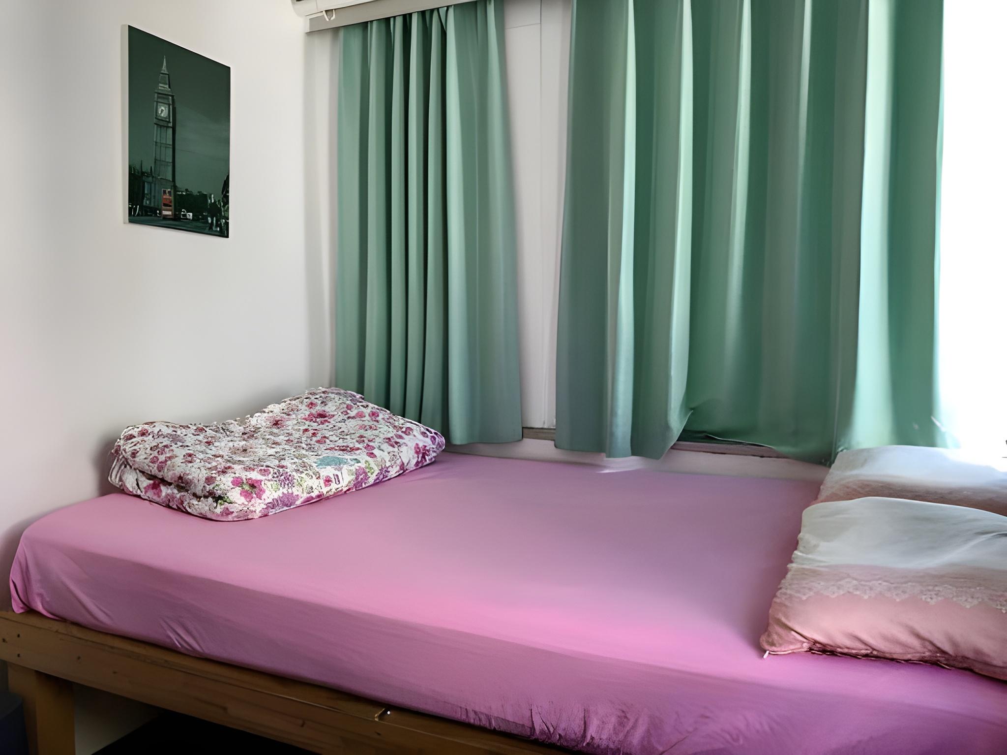 PRIVATE, DOUBLE BED