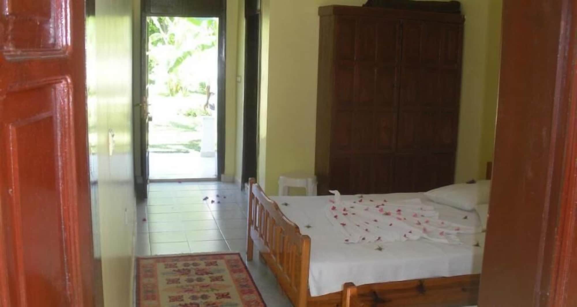 STANDARD, DOUBLE BED
