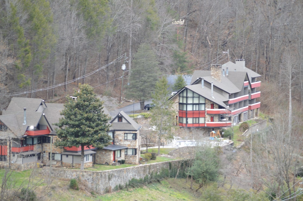 Chalet Inn 54/62